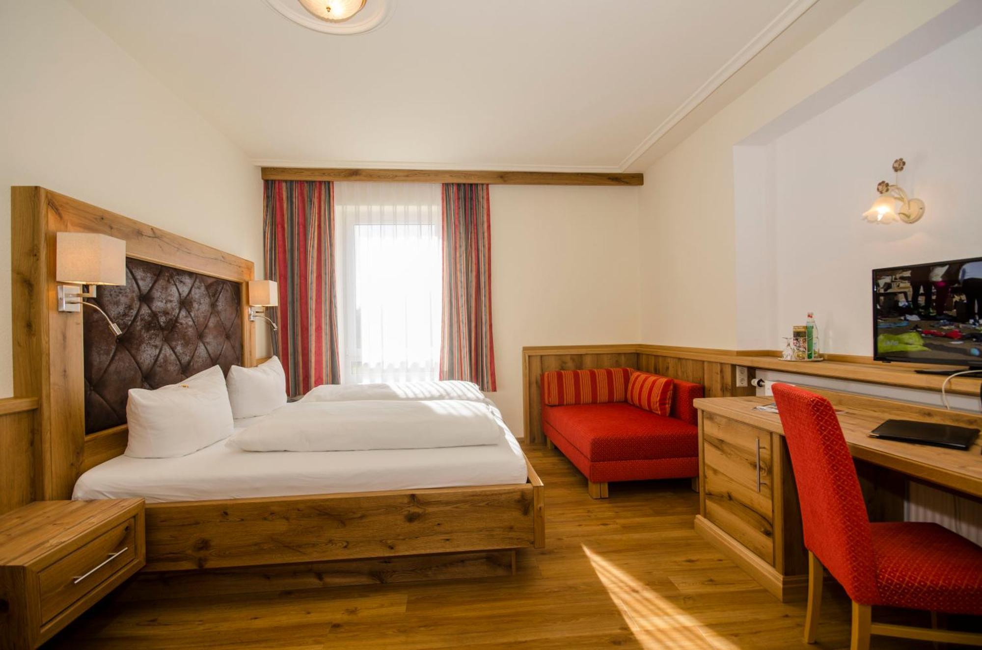 Hotel Gasthof Jaegerhaus سانكت بيتر المظهر الخارجي الصورة