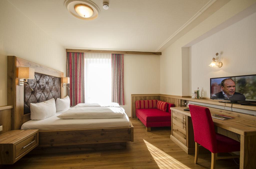 Hotel Gasthof Jaegerhaus سانكت بيتر الغرفة الصورة